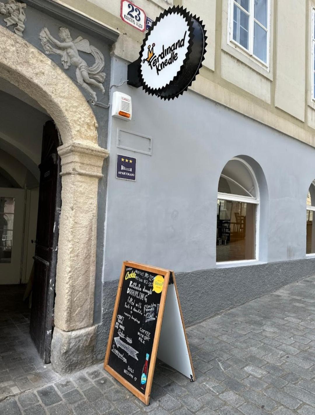 Center 23 - Old Town Apartment Загреб Екстериор снимка
